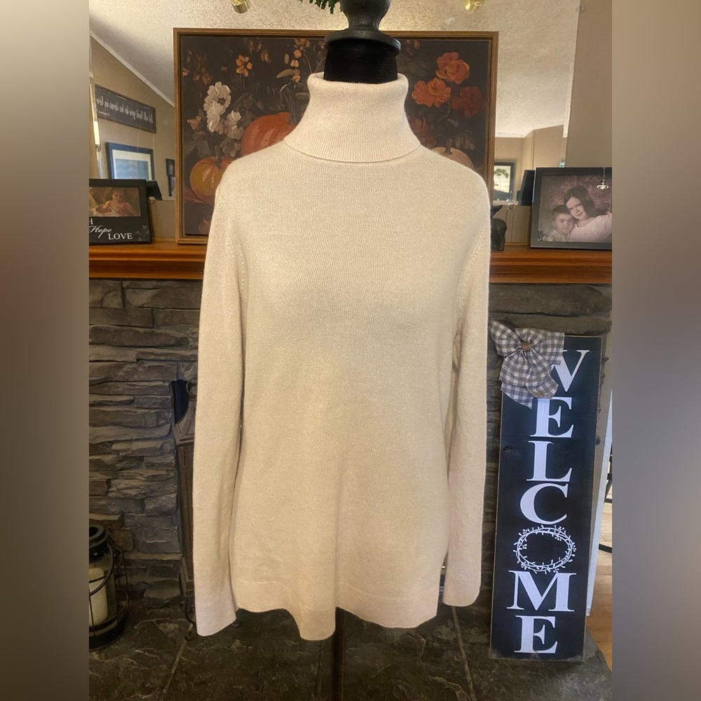 Ann Taylor Cream Cashmere Turtleneck Sweater - Picture 2 of 6